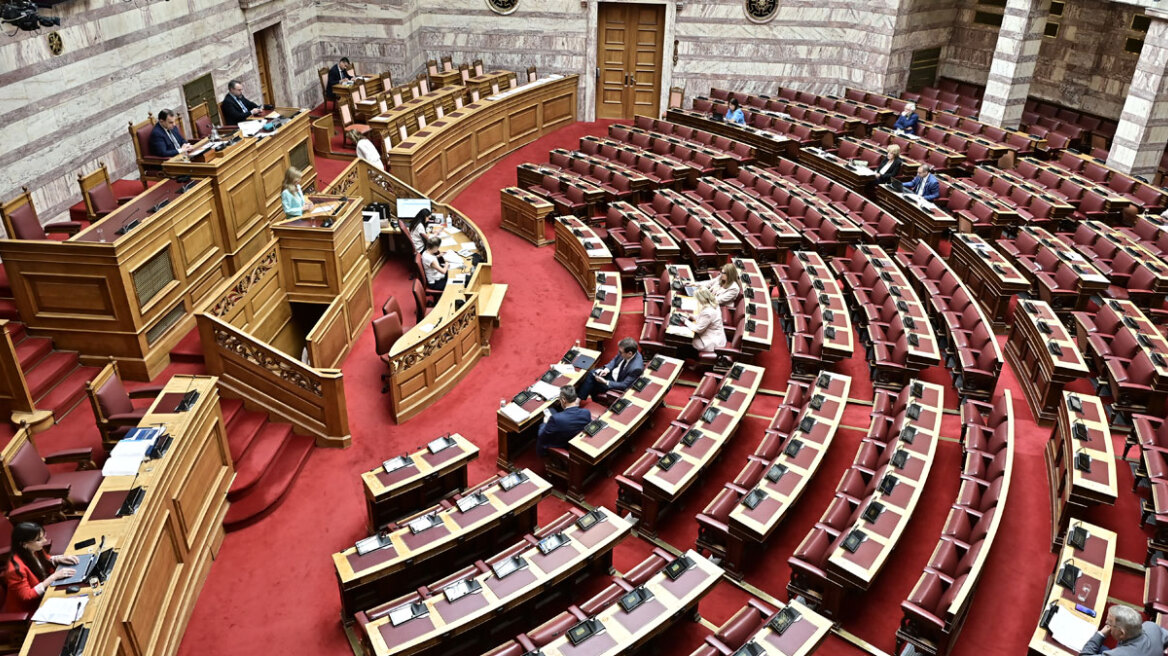 Υπερψηφίστηκε ο νέος Κώδικας Τοπικής Αυτοδιοίκησης: Από την πρώτη Κυριακή θα εκλέγονται δήμαρχοι και περιφερειάρχες
