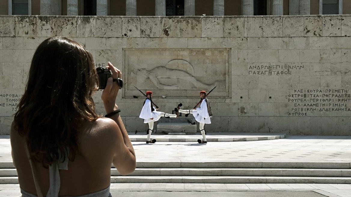 Ταξίδι στην Αθήνα: Ανάμεσα στους ασφαλέστερους προορισμούς για γυναίκες στον κόσμο
