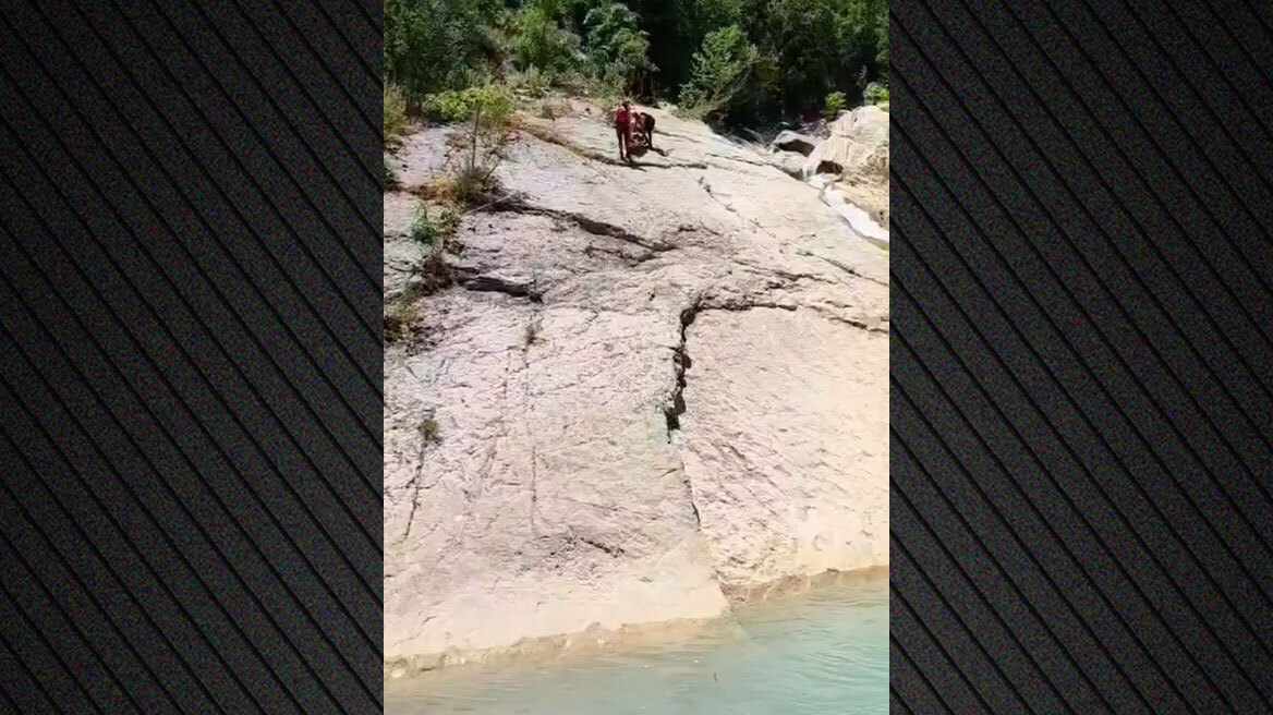 Χωρίς τις αισθήσεις του ανασύρθηκε άνδρας από το φαράγγι Τρύφου στη Βόνιτσα, δείτε βίντεο