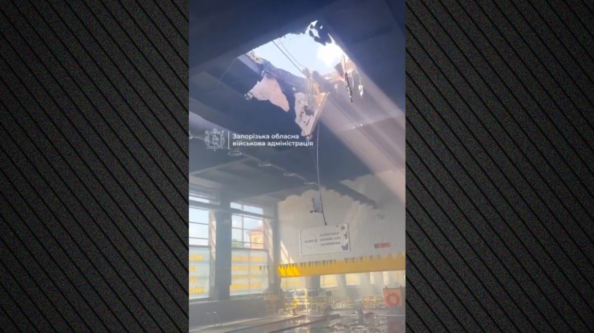 Τρομακτικό βίντεο: Ρωσικό drone πέφτει σε κλειστή πισίνα στη Ζαπορίζια την ώρα που κολυμπάνε άτομα, τέσσερις τραυματίες