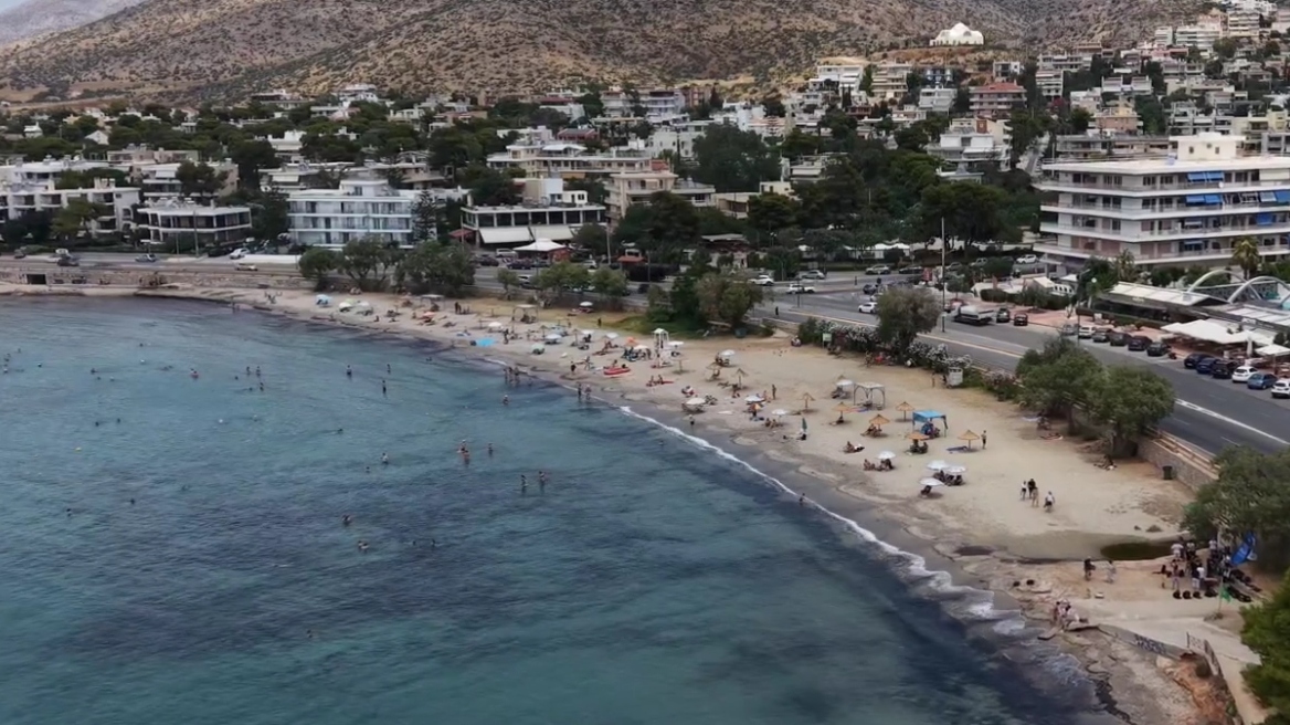 Απόβαση στις παραλίες της Αττικής, δείτε βίντεο με drone 