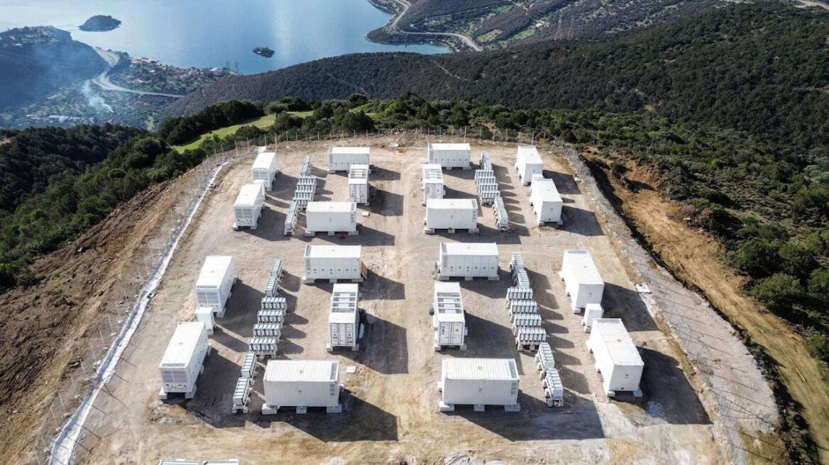ΑΠΕ: Από την έκρηξη των φωτοβολταϊκών στις μπαταρίες – Ο σχεδιασμός για τα 3GW έως το 2028
