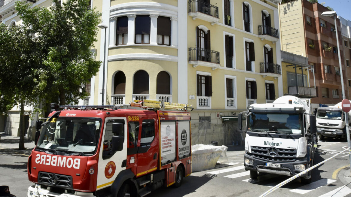 Τρύπα με διάμετρο 9 μέτρων άνοιξε δίπλα σε έργα του Μετρό στη Βαρκελώνη, εκκενώθηκαν πέντε κτίρια