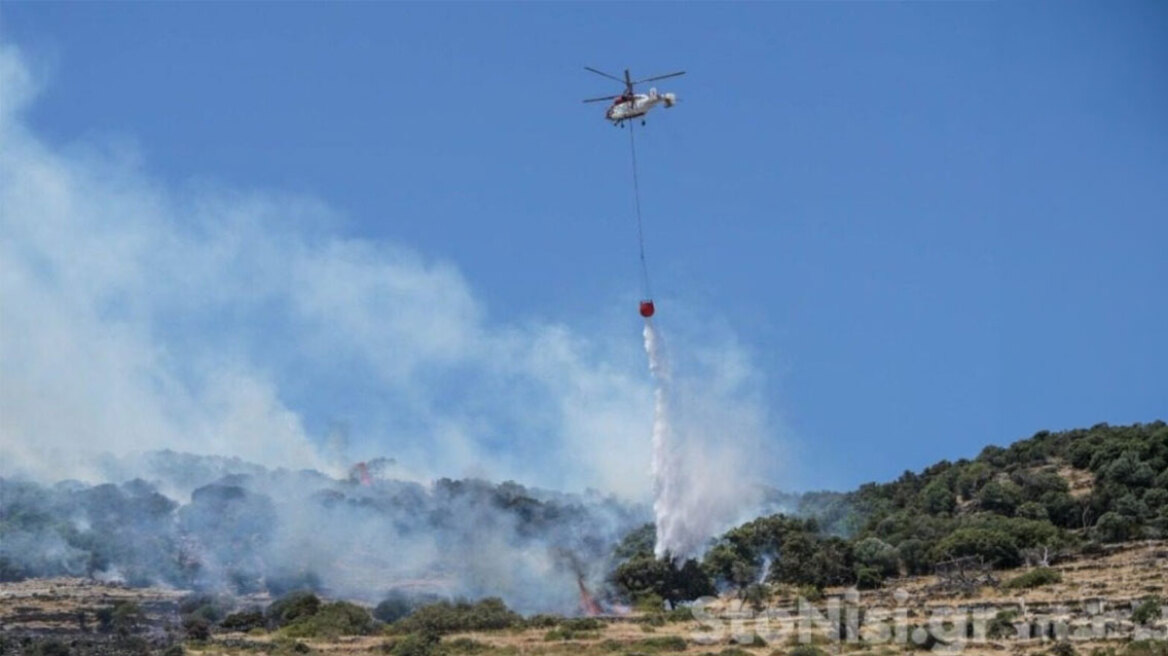 Φωτιά τώρα στη Σκάλα Ερεσού στη Λέσβο, σηκώθηκαν τέσσερα εναέρια  