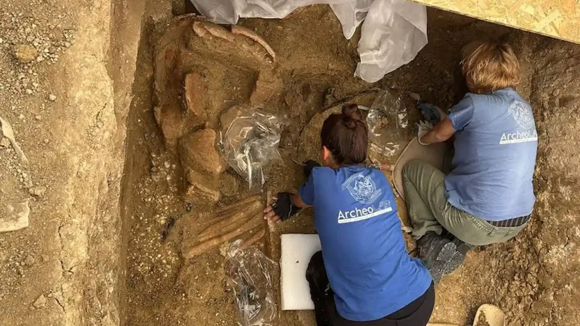 Φως σε μυστηριώδη αρχαίο λαό της Ιταλίας - Ανακαλύφθηκε τάφος πρίγκιπα πολεμιστή 2.500 ετών, δείτε βίντεο και φωτογραφίες
