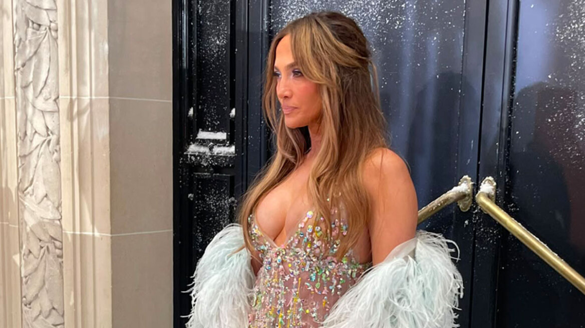 Η Τζένιφερ Λόπεζ στο σόου της Celia Kritharioti Couture στο Παρίσι   