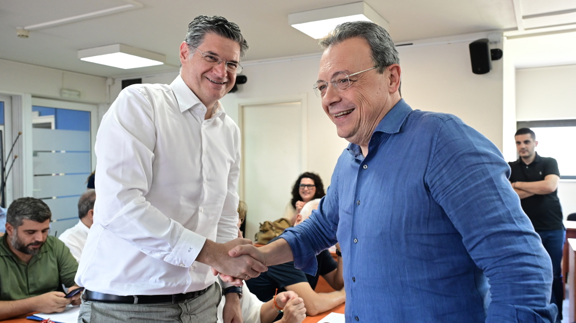 Μπαράζ παραιτήσεων μετά την αποχώρηση Φάμελλου από την ηγεσία του ΣΥΡΙΖΑ, τέλος ο Καλαματιανός από γραμματέας της ΚΟ και ο διευθυντής της Αυγής