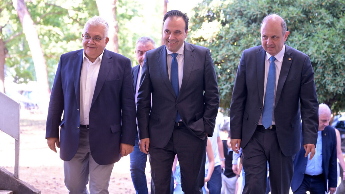 Οι ψηφιακές εξετάσεις στο ΑΠΘ περνούν στην πράξη, πάνω από 8.000 φοιτητές έχουν ήδη εξεταστεί με tablets
