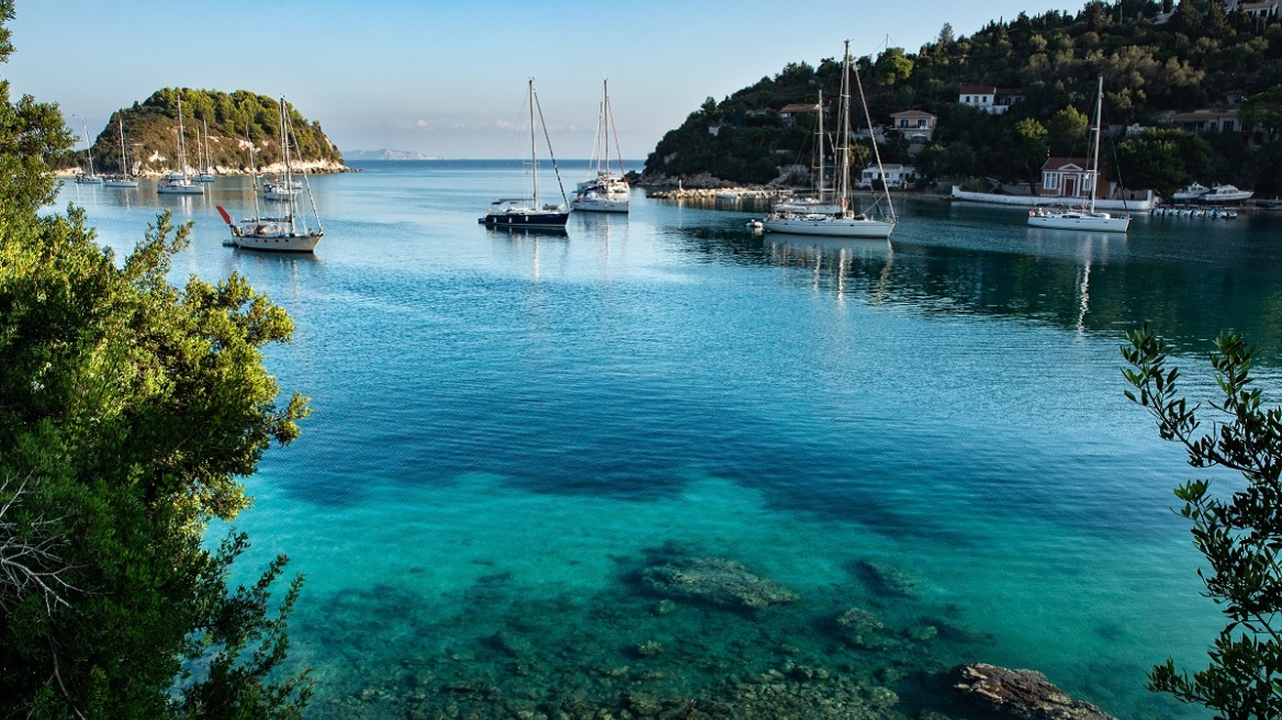 Plum και Porto Vecchio: Το Fine Drinking γιορτάζει στους Παξούς
