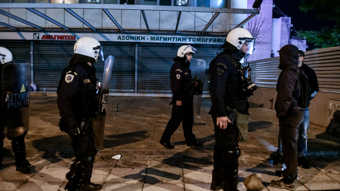 Αναρχικοί καλούν σε συγκέντρωση στη ΓΑΔΑ μετά τις επιχειρήσεις της Αντιτρομοκρατικής σε Αθήνα, Θεσσαλονίκη και Χανιά
