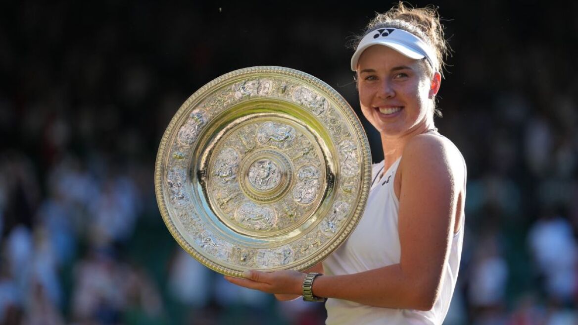 Η Λίντα Νόσκοβα κατέκτησε το πρώτο της Grand Slam, δικό της το Wimbledon, 2-1 στον τελικό την Μούχοβα 
