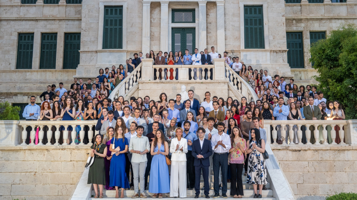 Η Ένωση Ελλήνων Εφοπλιστών στηρίζει έμπρακτα την αριστεία και τη νέα γενιά με 365 υποτροφίες.