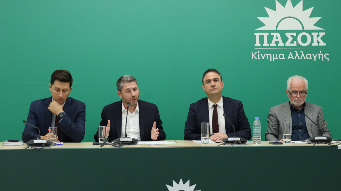 Πώς κοστολογεί το ΠΑΣΟΚ την 13η σύνταξη, οι 17 προτάσεις του για τους συνταξιούχους
