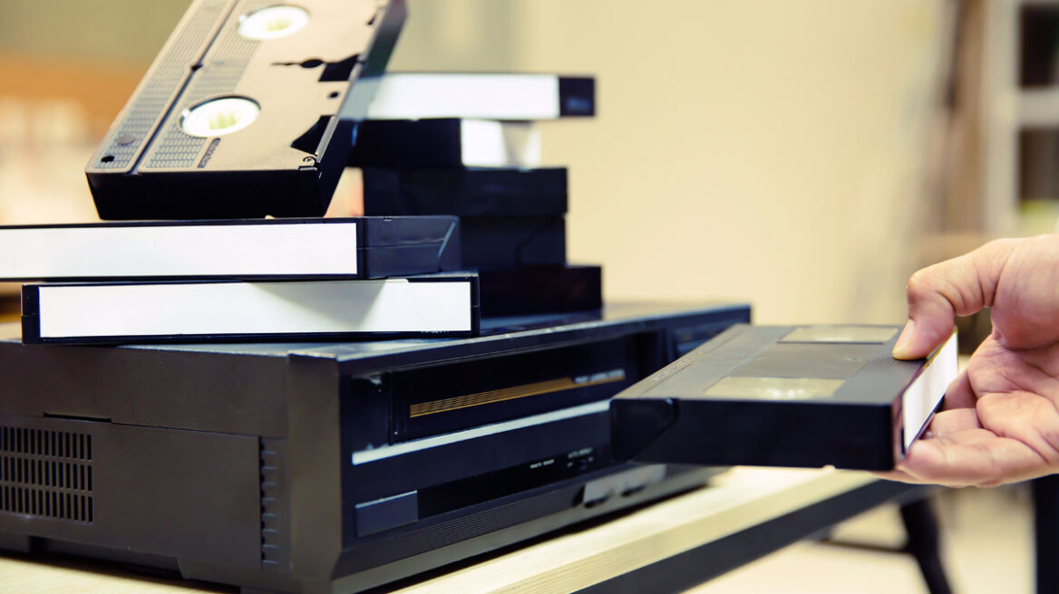 Έχετε παλιές VHS στο σπίτι; Κάποιες πωλούνται πάνω από 3.600 ευρώ - Οι κασέτες που έγιναν συλλεκτικός θησαυρός