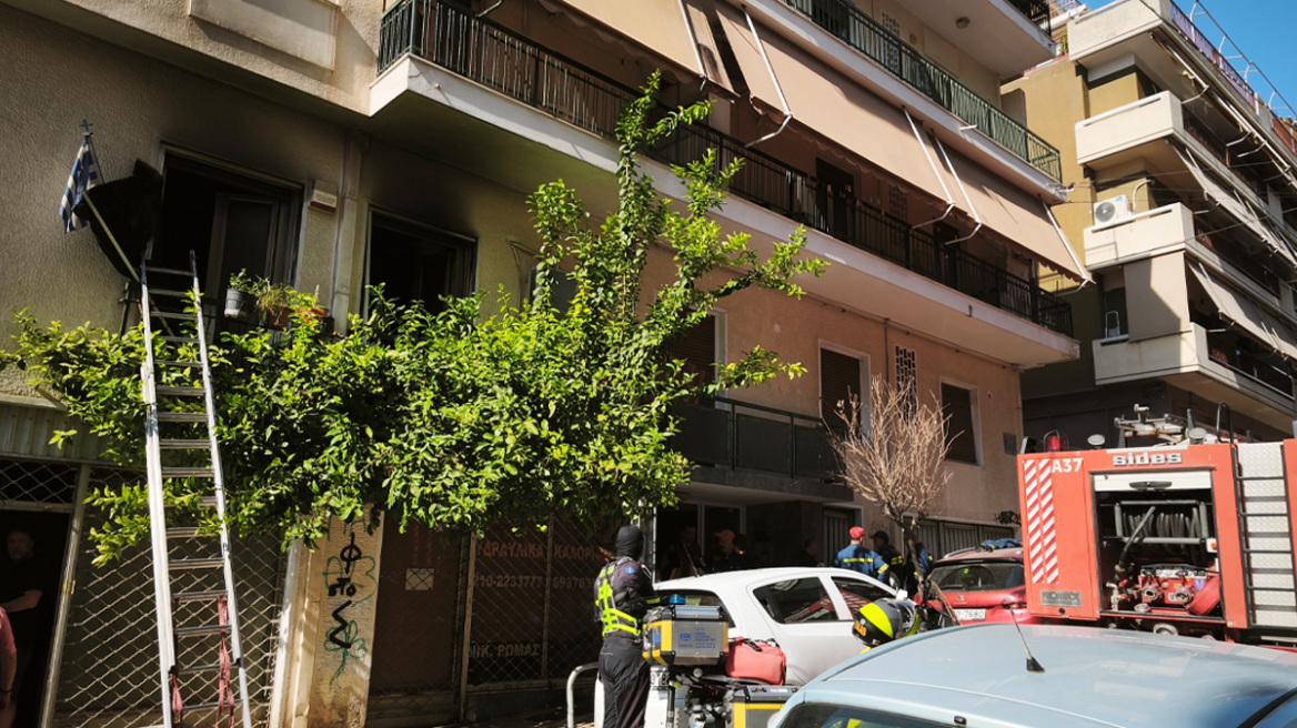Τραγωδία στα Πατήσια: Νεκρή ηλικιωμένη από φωτιά σε διαμέρισμα, νοσηλεύεται σε πολύ σοβαρή κατάσταση ο σύζυγός της