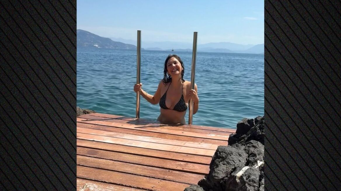 Η Μάγκι Τζίλενχαλ ανέβασε φωτογραφίες από τις διακοπές της στην Κέρκυρα και μοιράστηκε το «μυστικό» της Τζάκι Κένεντι με το βούτυρο του νησιού
