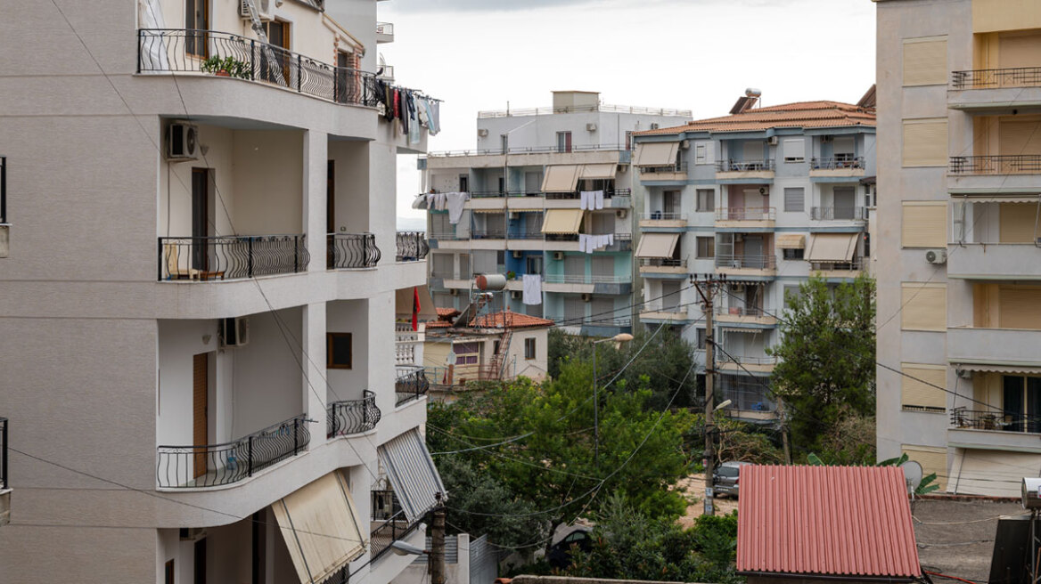 Διπλό σαφάρι της ΑΑΔΕ στα Airbnb: Στο στόχαστρο αγγελίες, εισοδήματα και το κόλπο με τις κρατήσεις «στο χέρι»