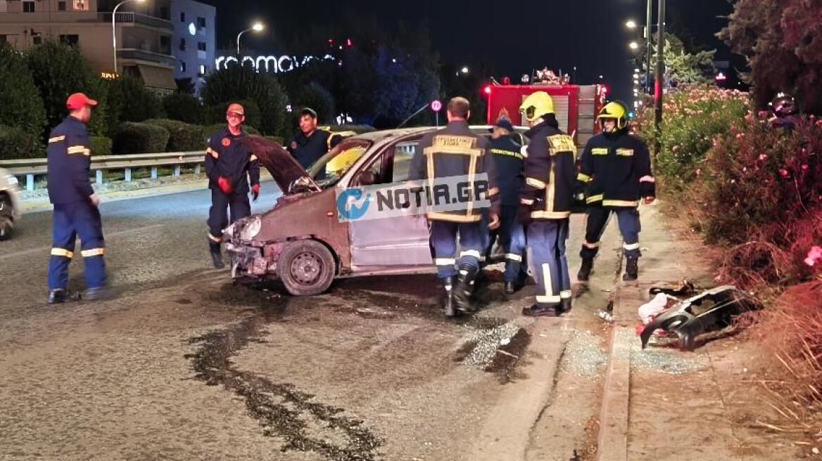 Σοβαρό τροχαίο στη Λεωφόρο Βουλιαγμένης, ανατράπηκε αυτοκίνητο και εγκλωβίστηκε ο οδηγός