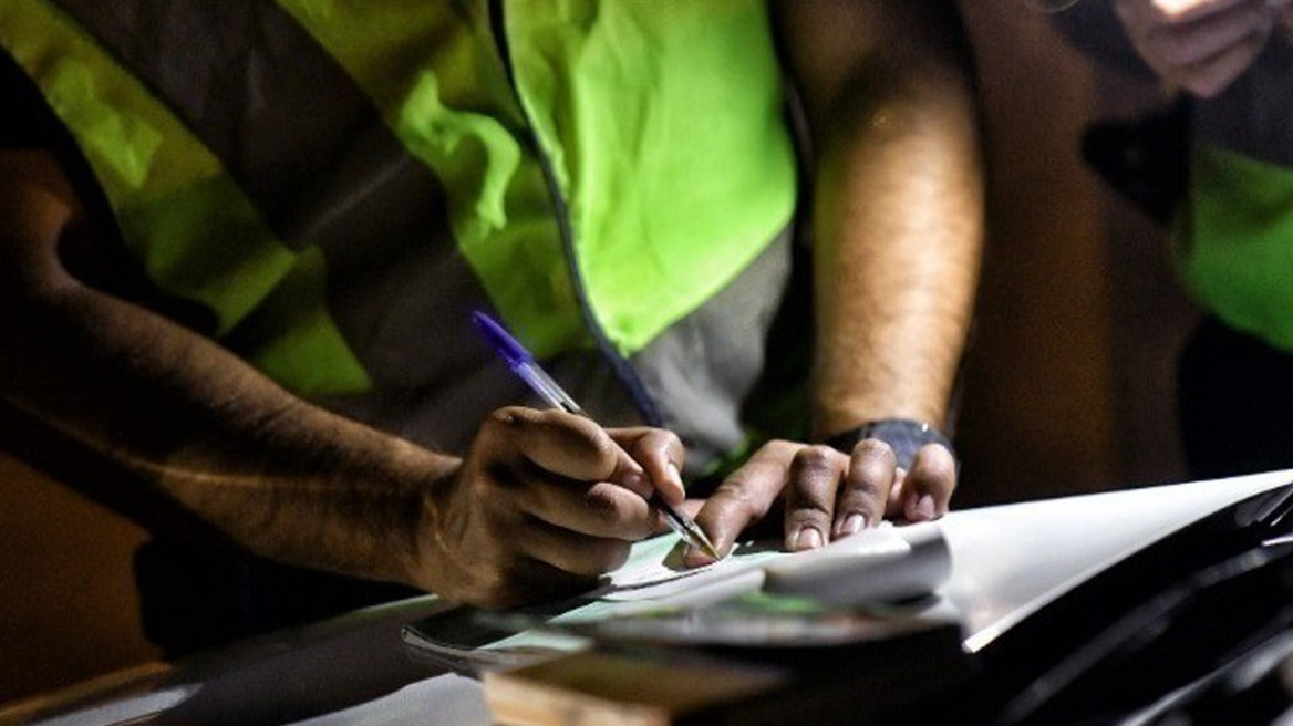 Αδήλωτη εργασία: Οι εργαζόμενοι που κρύβονταν σε φέρετρα και η Mercedes του Μοχάμεντ