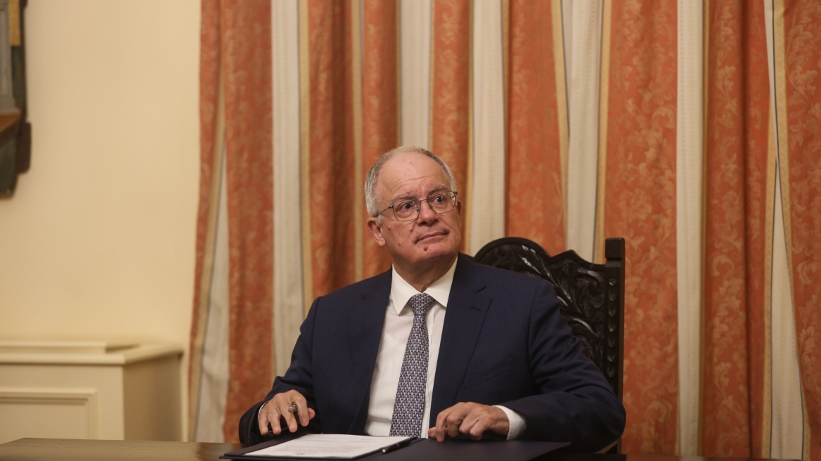 Κωνσταντίνος Τασούλας: «Η πολιτική δεν μου επέτρεψε να είμαι ο σύζυγος και ο πατέρας που θα ήθελα»