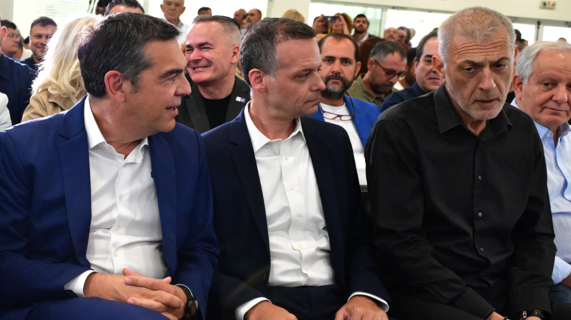 Ο Τσίπρας παρουσιάζει τις θέσεις της ΕΛΑΣ για την τοπική αυτοδιοίκηση, ποιοι δήμαρχοι δίνουν το «παρών», δείτε live