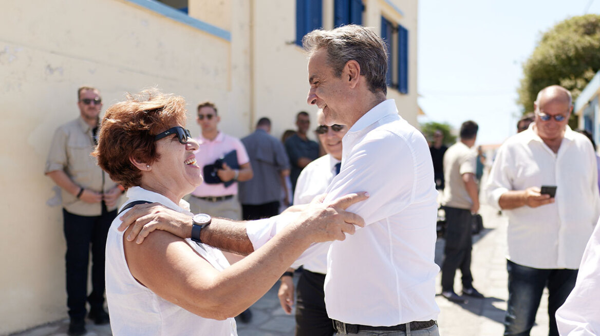 Μητσοτάκης από Αγαθονήσι: Δωρεάν ηλεκτρικά οχήματα για όλους τους κατοίκους και νέοι σταθμοί φόρτισης
