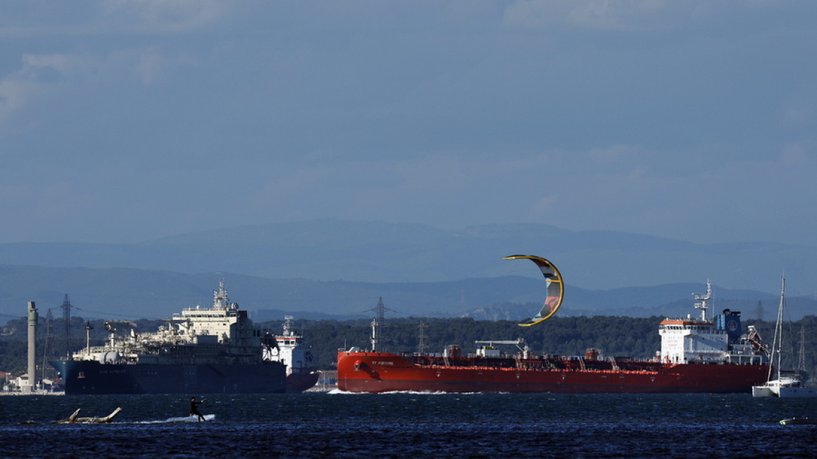 Εκτίναξη κερδών για ExxonMobil και Chevron λόγω της ανόδου των τιμών του πετρελαίου