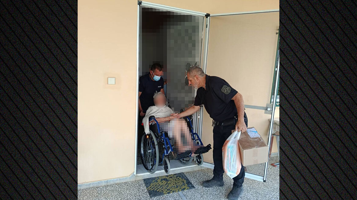 Πόρτα πόρτα οι αστυνομικοί απομάκρυναν κατοίκους από Άγιο Νεκτάριο, Πόρτο Γερμενό και Ψάθα, δείτε βίντεο