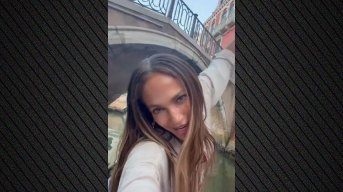 Η Τζένιφερ Λόπεζ αναβίωσε το «Like a Virgin» της Μαντόνα, τραγούδησε σε γόνδολα στη Βενετία