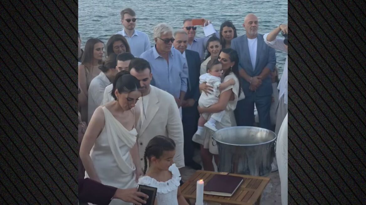 Η Βαλέρια Χοψονίδου βάφτισε τον γιο της στη Βουλιαγμένη, δείτε φωτογραφίες