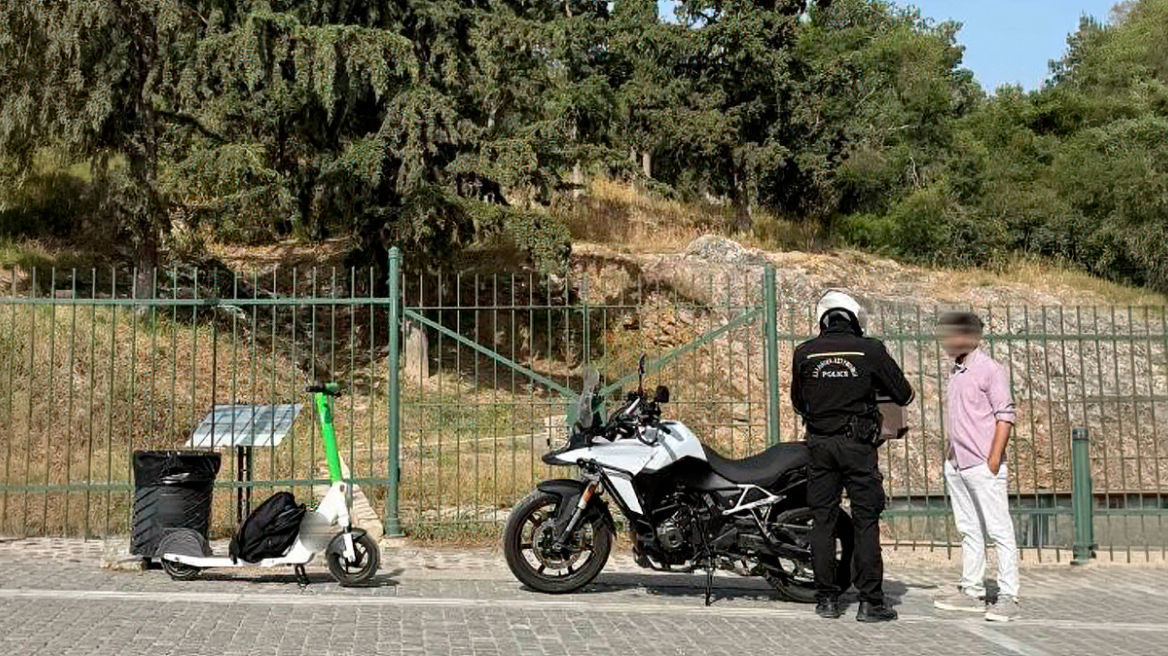 Τα πατίνια στο σφυρί λόγω προστίμων, ασφάλισης και κράνους  Γονείς που τα αγόρασαν στα παιδιά τους, τώρα τα πουλάνε