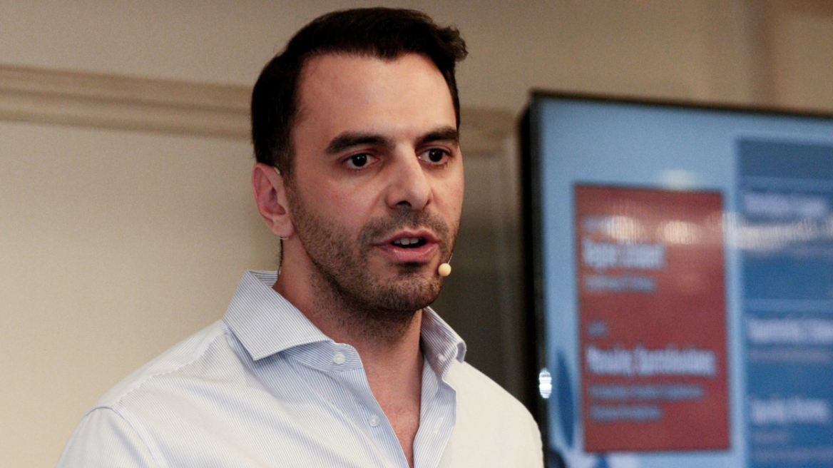 «Δεν είμαι ο μόνος από το ΠΑΣΟΚ που στοχοποιείται» απαντά ο Χριστοδουλάκης σε δημοσίευμα για κρατικές συμβάσεις 9 εκατ. ευρώ στην οικογενειακή εταιρεία