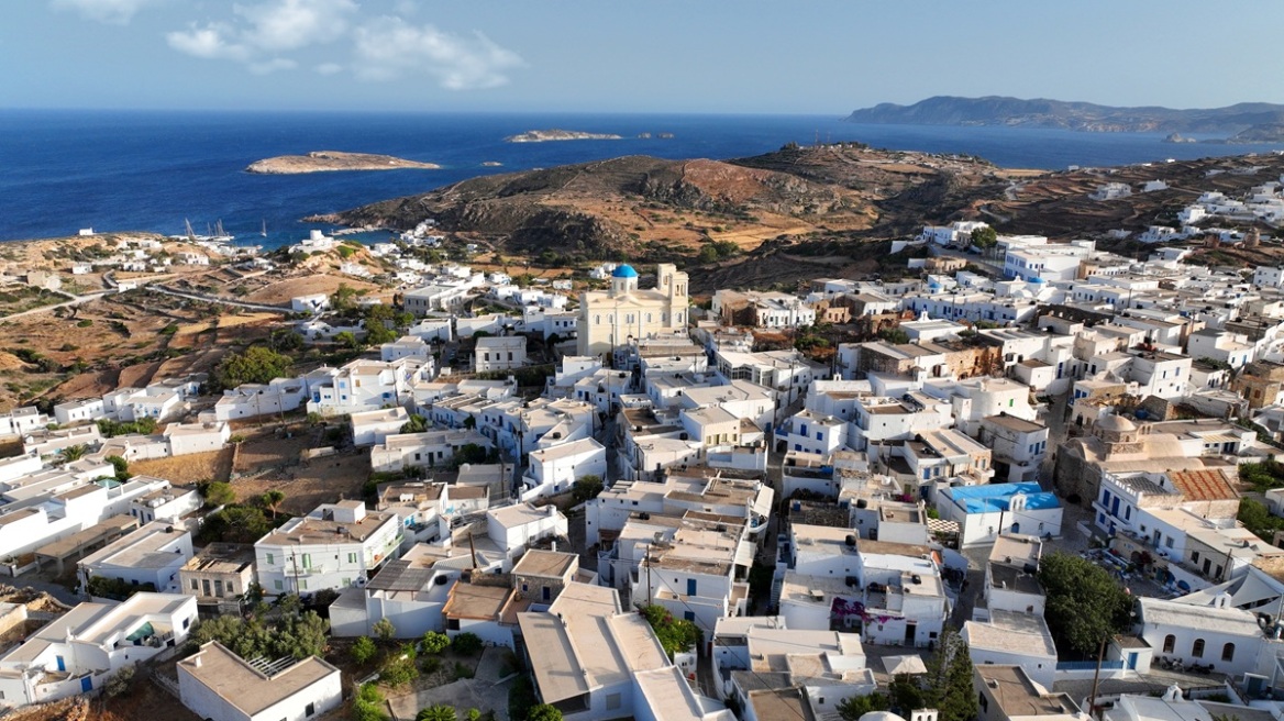 Τραγωδία στην Κίμωλο: Τι ερευνούν οι Αρχές για τον θάνατο του 17χρονου, στο μικροσκόπιο ο θερμοσίφωνας και η ηλεκτρολογική εγκατάσταση