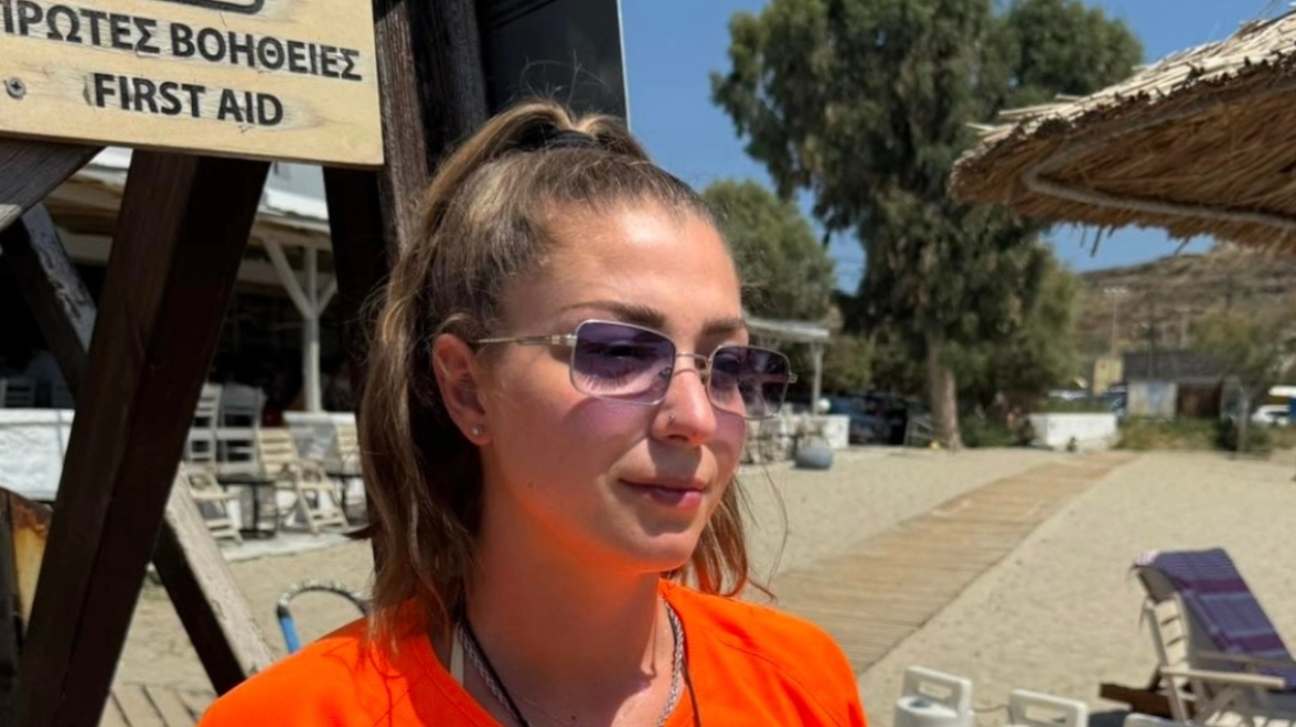 Η ναυαγοσώστρια από τη Σύρο περιγράφει πώς έσωσε τη 16χρονη Γαλλίδα που έπεσε από μώλο: «Τραυματίστηκε σε αυχένα και σπονδυλική στήλη»