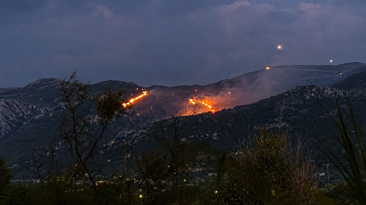 Φωτιά στην Κω: Σηκώθηκαν 3 αεροσκάφη και 2 ελικόπτερα, δείτε φωτογραφίες