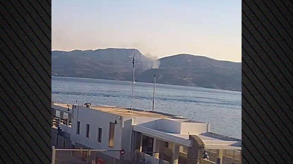 Φωτιά στον Προφήτη Ηλία στη Μήλο, σηκώθηκαν 5 εναέρια