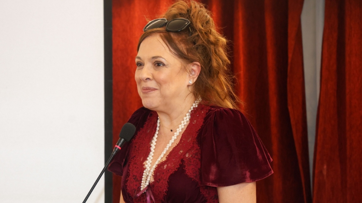 Ελένη Ράντου για τη φωτογραφία της με μπικίνι: Στα 62 μου διαπιστώνω πως ο ηλικιακός ρατσισμός και το κουτσομπολιό παραμένουν στη δεκαετία του '60