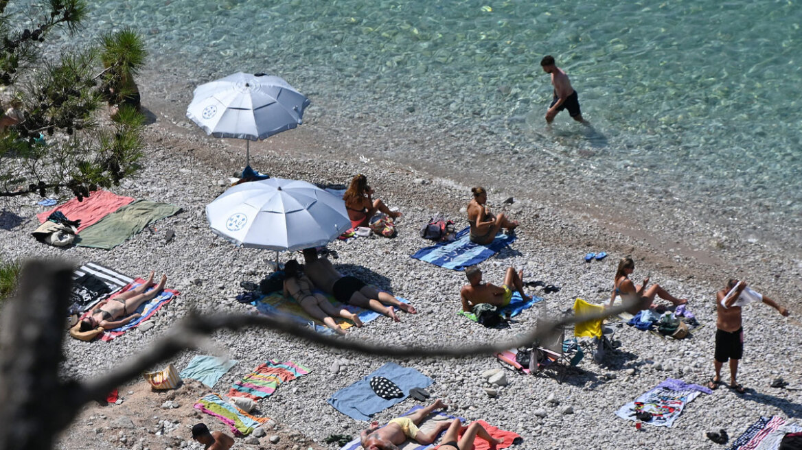 Ο καύσωνας επιμένει με 40άρια και μελτέμια 7 μποφόρ μέχρι την Τετάρτη, οι 3 περιοχές με τις υψηλότερες θερμοκρασίες - 39άρια σε Αττική και νησιά