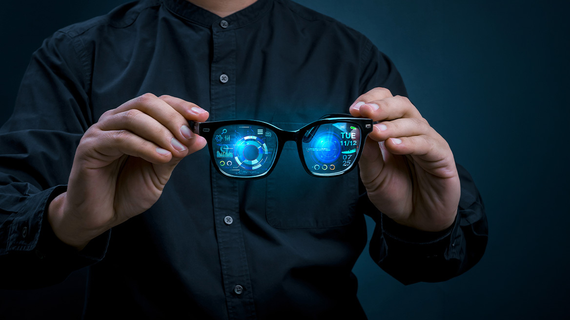 Smart glasses: Τι βλέπεις μέσα από τα γυαλιά AI
