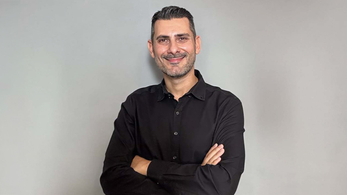 Ο Χρήστος Γεωργοκωστόπουλος γράφει ιστορία: Ο πρώτος κωφός διδάκτορας στις Θεωρητικές Επιστήμες στην Ελλάδα