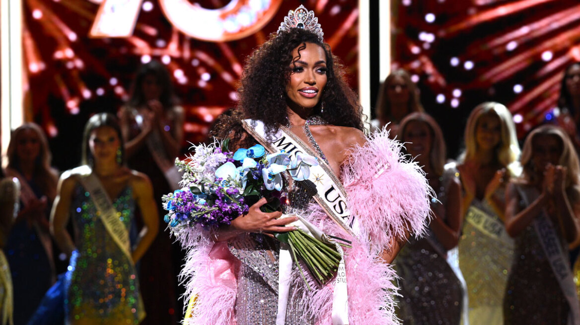 Miss USA 2026: Η νικήτρια είναι η πρώτη έγγαμη γυναίκα και μητέρα που παίρνει το στέμμα και η μοναδική άνω των 30 ετών στην ιστορία του θεσμού