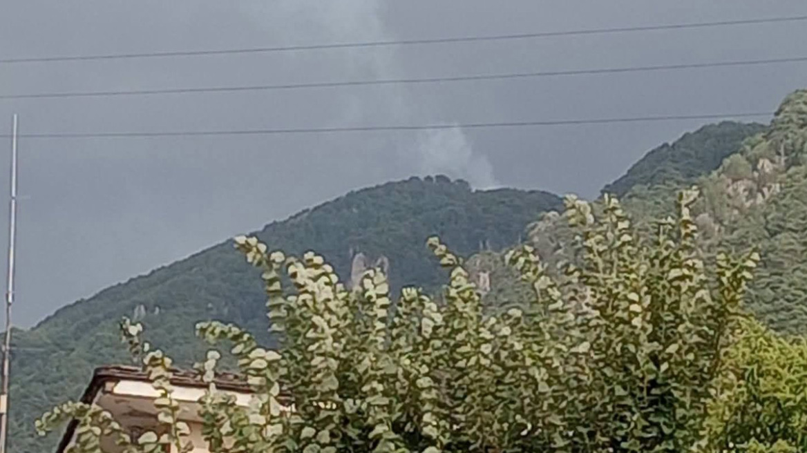 Φωτιά σε δάσος στην Τραπεζίτσα Κόνιτσας: Ενισχύθηκαν οι δυνάμεις της Πυροσβεστικής, επιχειρούν δύο ελικόπτερα