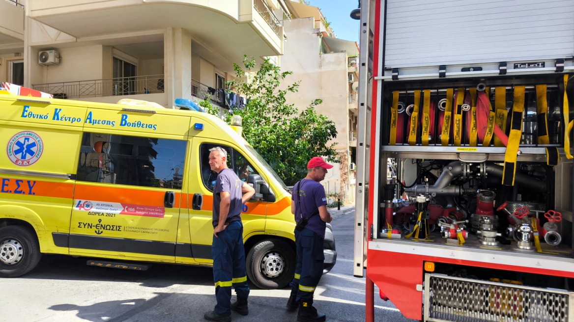 Ένας νεκρός από τη φωτιά στο διαμέρισμα στον Νέο Κόσμο