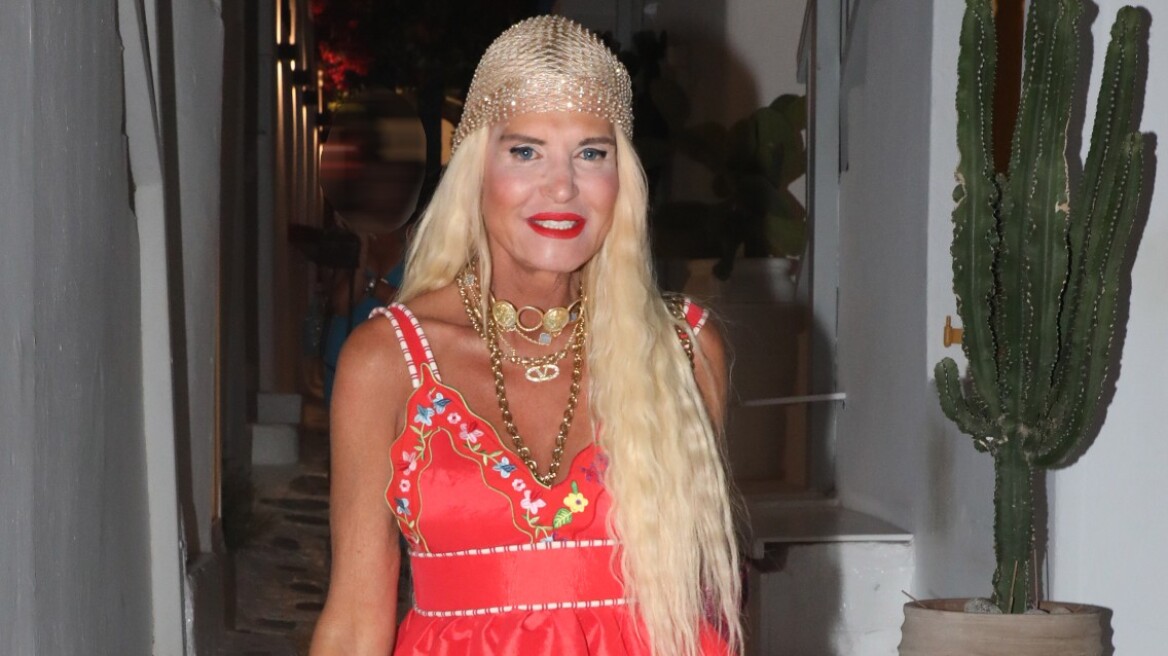 «Καρφιά» Σταυράκη μετά τη φωτογραφία Πατούλη με τον γιο τους: Η παρουσία ενός γονιού δεν αποδεικνύεται στα social media