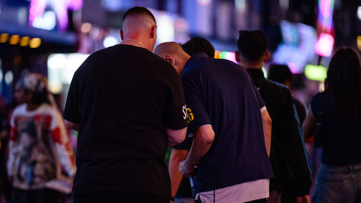 Ψώνια, βόλτες και go-go bars: Η πρώτη νύχτα ελευθερίας των 5.000 ναυτών του USS Abraham Lincoln στην Ταϊλάνδη