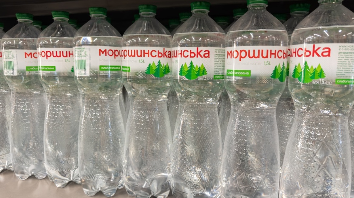 «Μάχη» στην Ουκρανία για αυτοκρατορία εμφιαλωμένου νερού: Στο επίκεντρο οικογένεια δισεκατομμυριούχων και Ρώσος ολιγάρχης