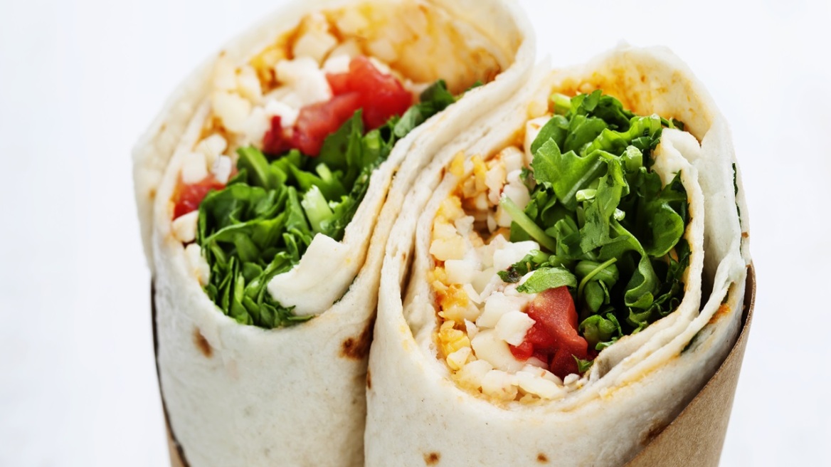 Μεσογειακό wrap με τυρί κρέμα, λαχανικά και μυρωδικά