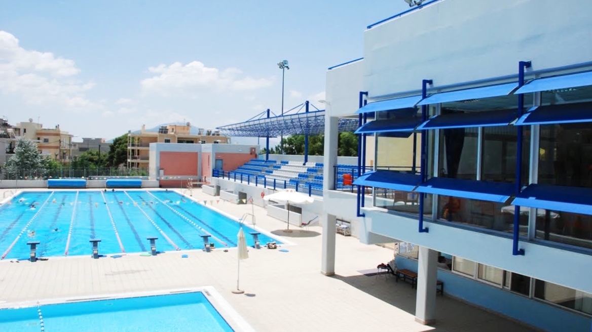 Άγνωστοι πέταξαν ακαθαρσίες και οικοδομικά υλικά μέσα στο κολυμβητήριο του Δήμου Πεντέλης, κατατέθηκε μήνυση