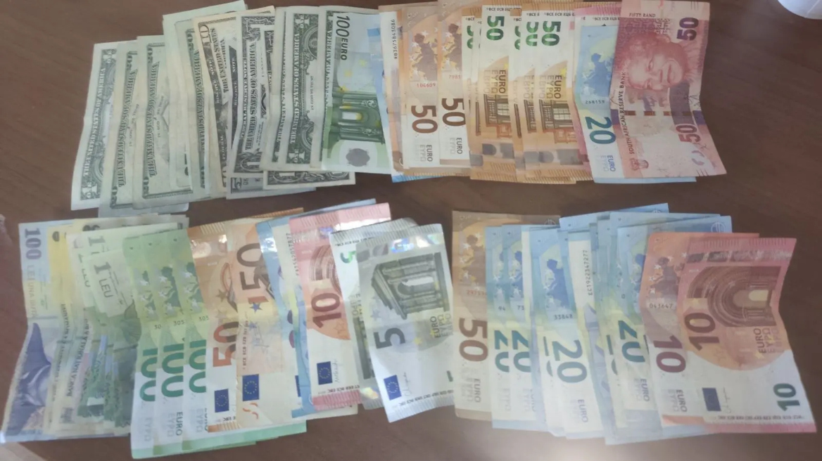 Συνελήφθησαν τρεις αλλοδαποί που ξάφριζαν τουρίστες στο κέντρο της Αθήνας
