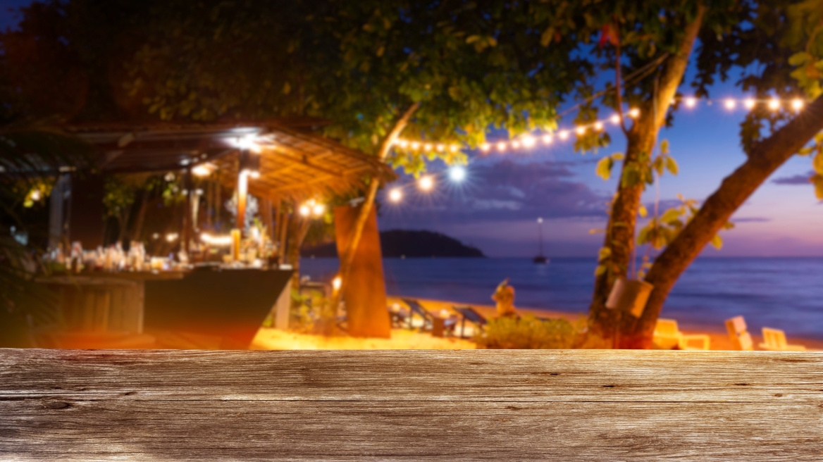 Δύο συλλήψεις για τους πυροβολισμούς στο beach bar στην Ανάβυσσο, αναζητείται ο βαρυποινίτης Αλκέτ Ριζάι
